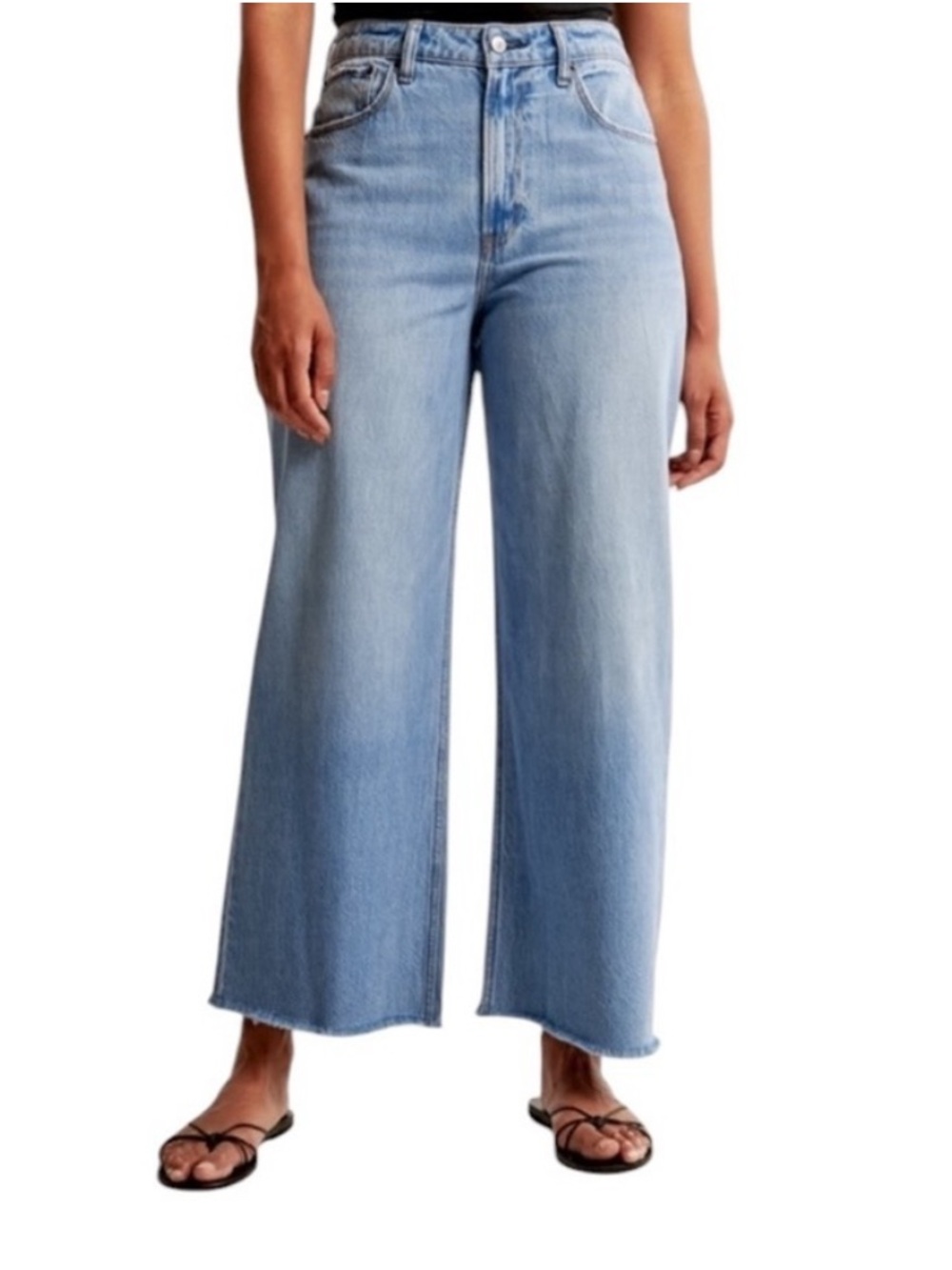 Abercrombie & Fitch Curve Love High-Rise Wide-Leg Light Wash Jeans 32S